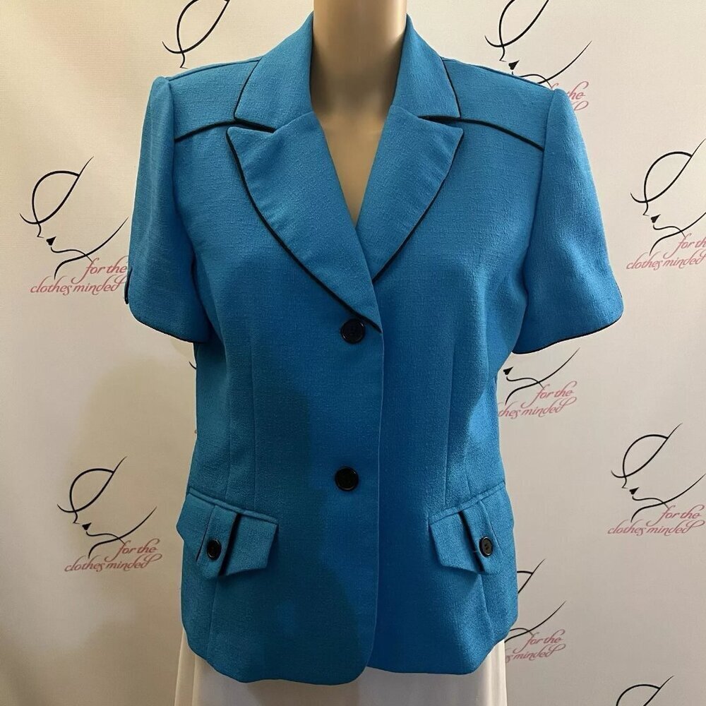 Sag Harbor. Sz 12. Textured Short Sleeve Top or Jacket. Piped Seams. B109